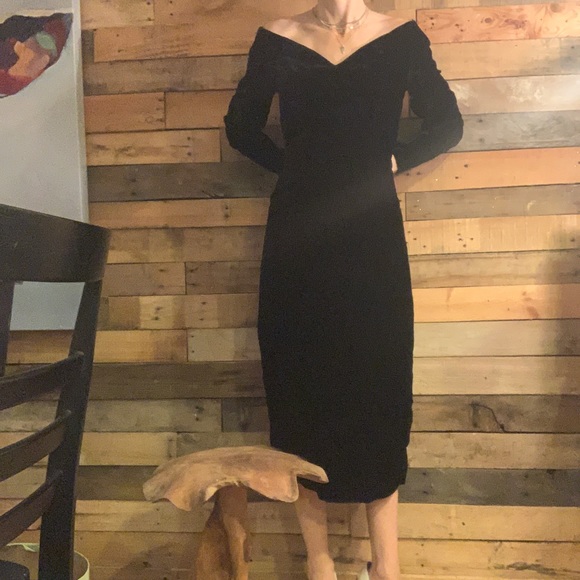 Vintage Black Velvet Dress - Picture 4 of 15